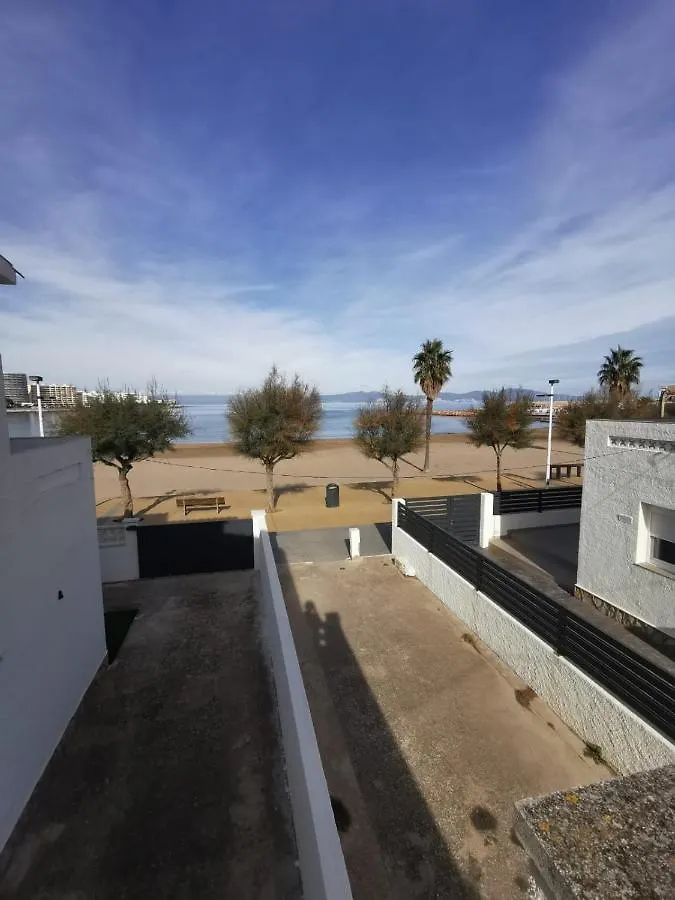 Apartamento En La Playa. Free Parking. Free Wifi L' Escala Espagne